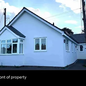  Apartment White 3 Bed With En-suite And Parking United Kingdom
