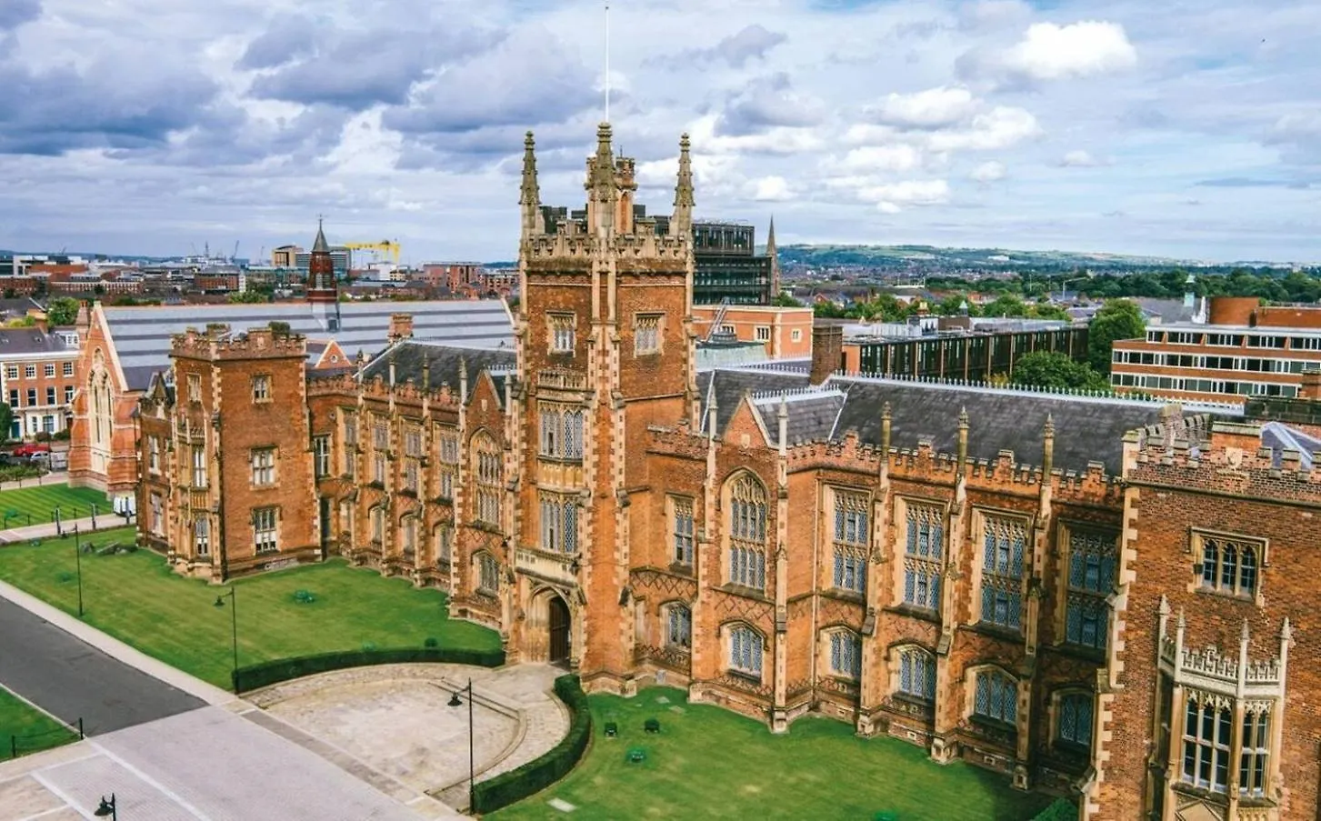 Central Apartment In Belfast City Centre